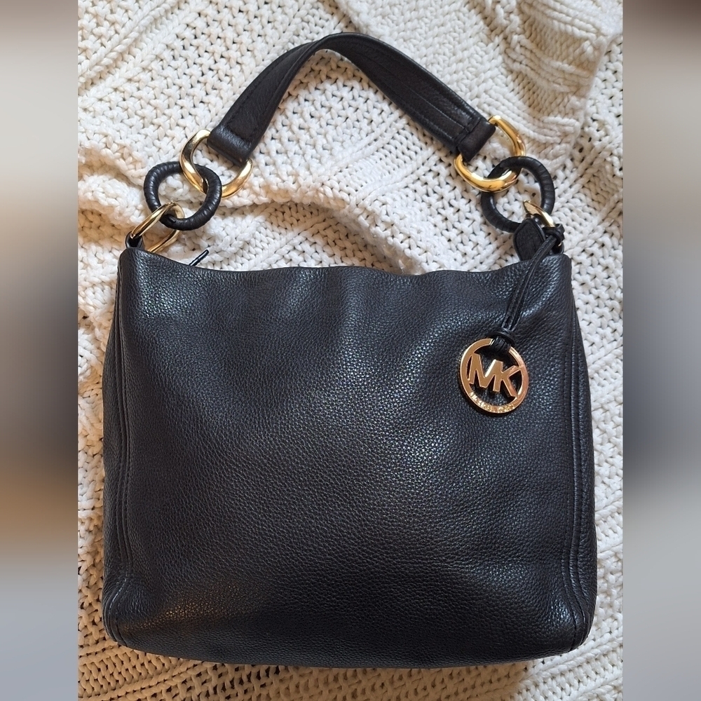 Michael Kors Black Leather Gold And Black Links Shoulder Bag! NWOT